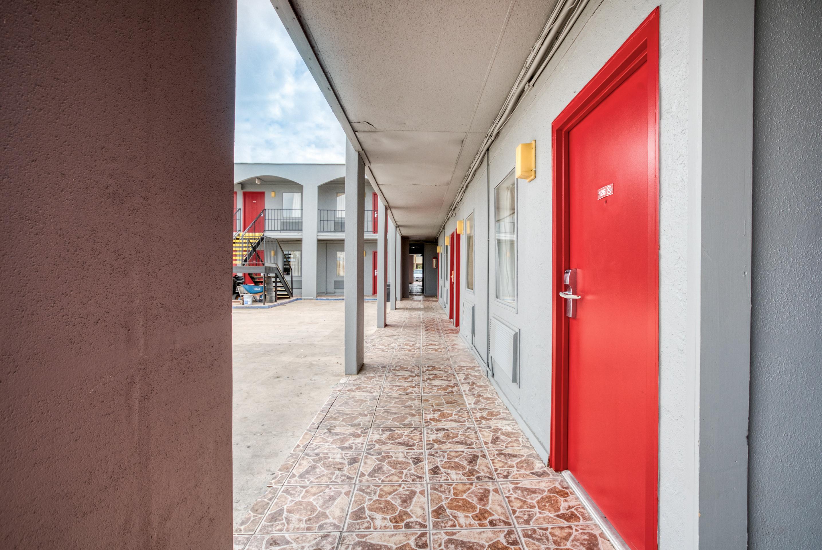 Oyo Hotel San Antonio Lackland Air Force Base West Exterior photo